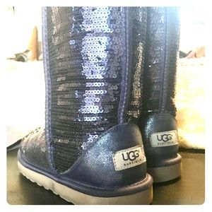 Sequin blue size 9 tall Ugg. EUC